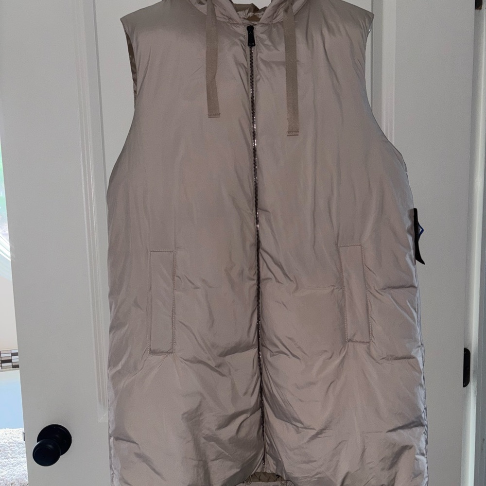 Bernardo Tan Puffer Vest Large with Hood